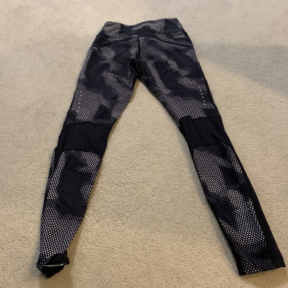 Nike drifit leggings -mid/high rise - Picture 2 of 5